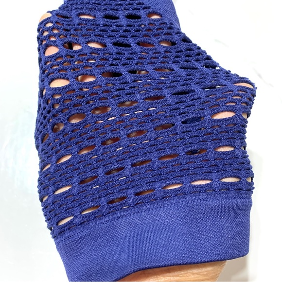 NWOT Royal Blue High Waisted Leggings Size Medium - Picture 6 of 14